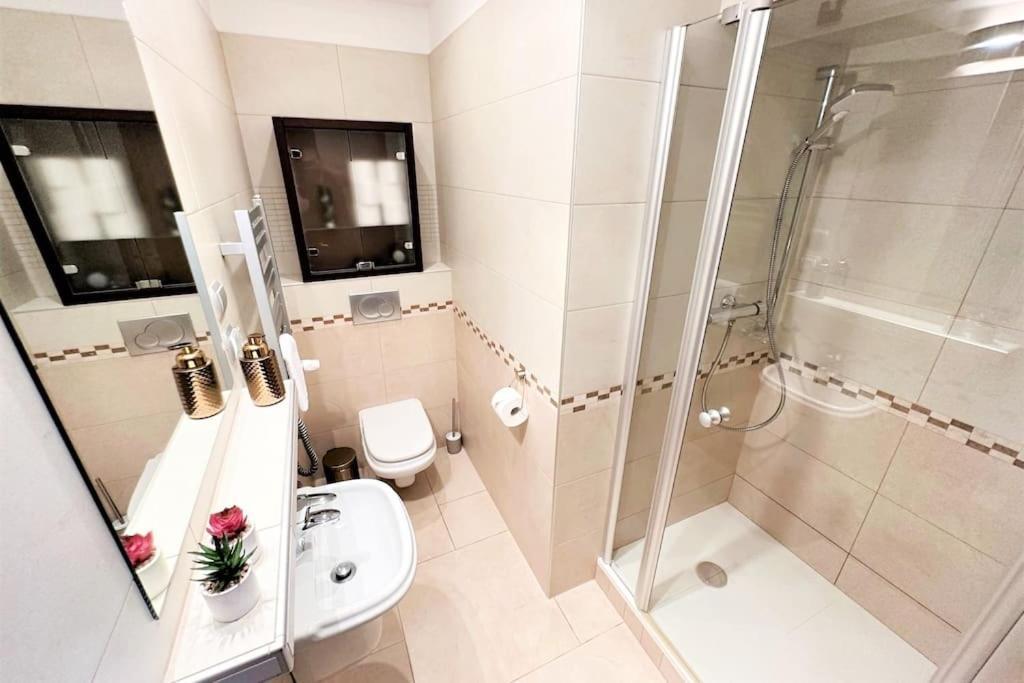 Exclusive Penthouse Near Citycenter 120M2 +Netflix Krakow Dış mekan fotoğraf