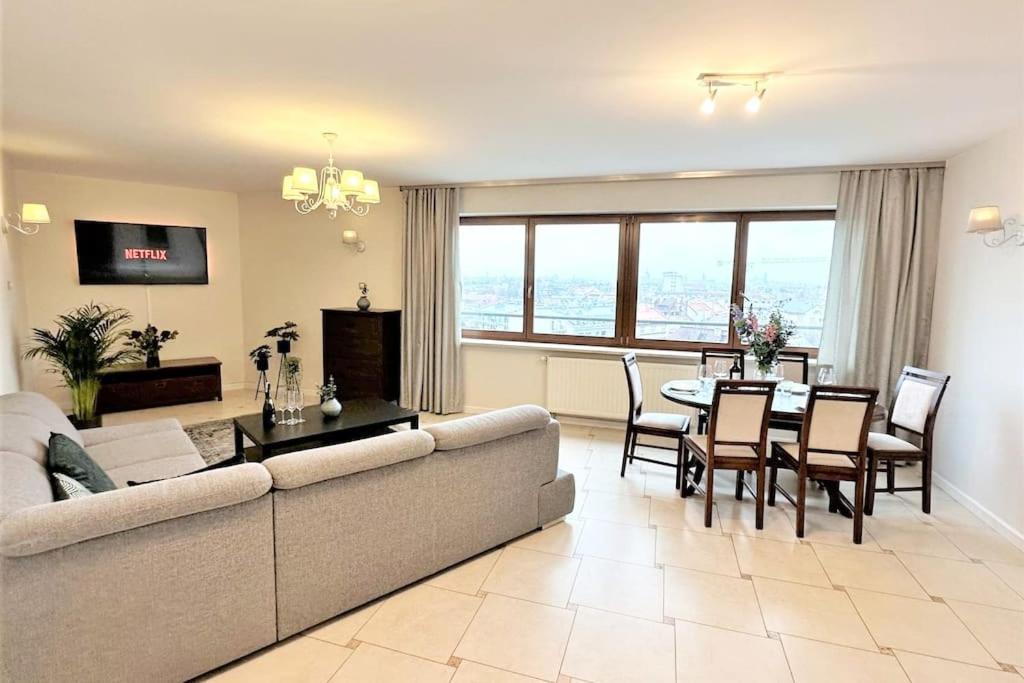 Exclusive Penthouse Near Citycenter 120M2 +Netflix Krakow Dış mekan fotoğraf