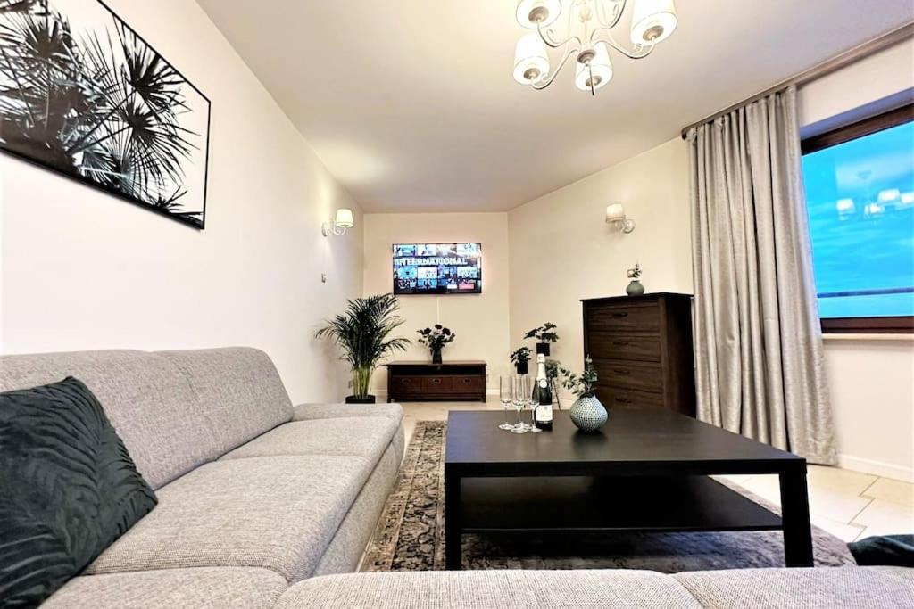 Exclusive Penthouse Near Citycenter 120M2 +Netflix Krakow Dış mekan fotoğraf
