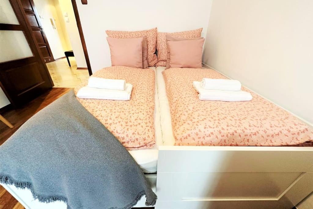 Exclusive Penthouse Near Citycenter 120M2 +Netflix Krakow Dış mekan fotoğraf