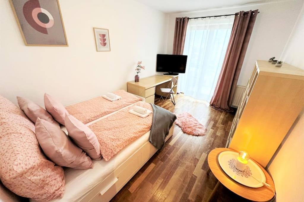 Exclusive Penthouse Near Citycenter 120M2 +Netflix Krakow Dış mekan fotoğraf