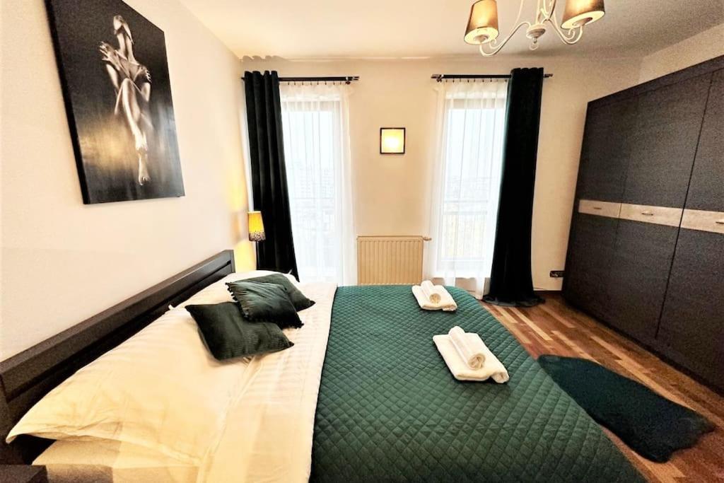 Exclusive Penthouse Near Citycenter 120M2 +Netflix Krakow Dış mekan fotoğraf